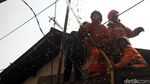 Warga Mangga Besar Gotong-royong Padamkan Kebakaran