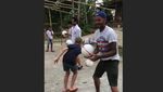 Foto: Keluarga David Beckham & Senyum Anak-anak Sumba