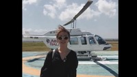 Foto: Setelah dari Bali, Mae melanjutkan perjalanannya ke Lombok. Dia naik helikopter menuju ke Lombok, maklum namanya juga orang tajir. (Instagram/@marxmae)