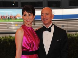 Kisah Cinta Manusia Rp 1.900 Triliun dan Istrinya yang Kandas