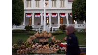 Upacara bendera memperingati HUT ke-73 RI diperingati di Kompleks Istana Kepresidenan.