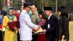 Anies Beri Penghargaan untuk Bank DKI