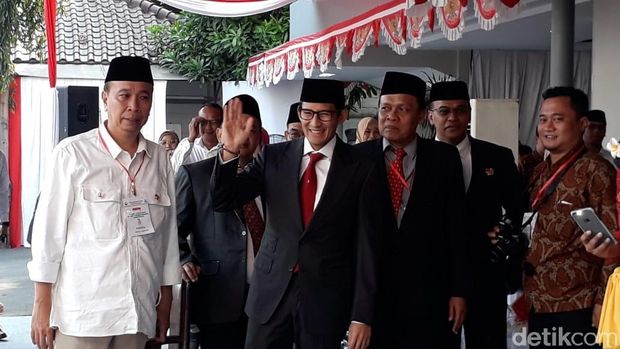 Prabowo Sandi hingga Titiek Soeharto Hadiri Upacara di UBK