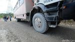Bus Penakluk Jalur Maut Milik Freeport