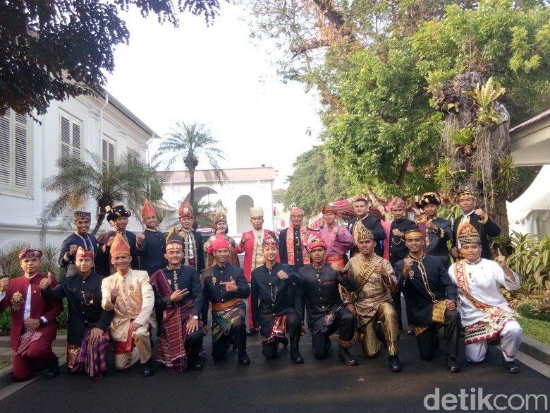 HUT ke-73 RI, Para Pengawal Jokowi Berbusana Adat Nusantara HUT ke-73 RI, Para Pengawal Jokowi Berbusana Adat Nusantara