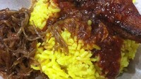 kan haruan jadi lauk wajib nasi kuning banjar yang pulen kuning. Foto : Instagram @ehm_milia