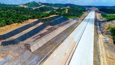 Mengintip Progres Jalan Tol Pertama di Kalimantan