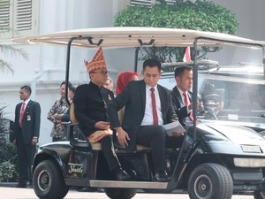 Salam Jokowi untuk Zulkifli Hasan