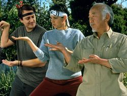 Pria Ini Pakai Photoshop Atasi Bosan di Kantor, Hasilnya?