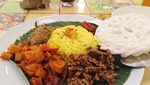 Mengingat Mesranya Momen Makan Delon Thamrin dan Yeslin Wang