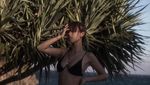 Foto: Anak Orang Tajir Singapura yang Terpesona Pantai Indonesia