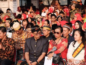 Semarak Busana Tradisional Meriahkan HUT ke-73 RI di Istana
