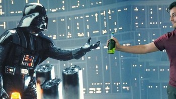 Bertemu dengan Darth Vader. Foto: instagram.com/jonesburnout/