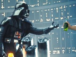 Pria Ini Pakai Photoshop Atasi Bosan di Kantor, Hasilnya?