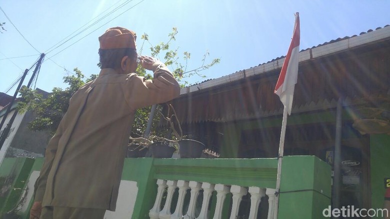 Cara Mbah Hardijono Memperingati Hari Merdeka di Usia 92 Tahun Cara Mbah Hardijono Memperingati Hari Merdeka di Usia 92 Tahun