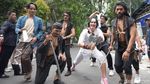 Gaya Wiro Sableng saat Ikut Lomba Makan Kerupuk Rayakan HUT RI ke-73