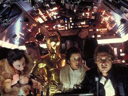 Pria Ini Pakai Photoshop Atasi Bosan di Kantor, Hasilnya?