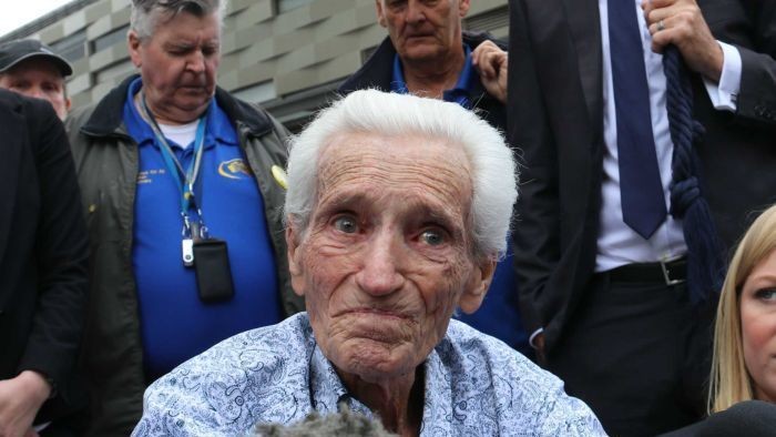 Kakek Ini Dapat Kompensasi Rp 10 Miliar