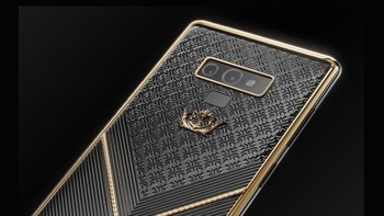 Galaxy Note 9 ini tampil dengan motif yang lebih menarik di bagian belakangnya. Foto: Caviar
