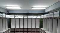 Ini adalah ruang ganti para pebalap ABM Motorsport. Tampak seperti ruang ganti di stadion-stadion sepakbola bukan? (dok.ABM Motorsport)