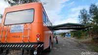 Bus-bus ini biasanya akan berkumpul di  Terminal Gorong Gorong Timika atau yang bertempat di mile 24, lalu akan berkumpul kembali di gerbang utama atau di mile 40, untuk kemudian mulai konvoi untuk sampai ke highland di Tembagapura.