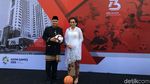 Macam Gaya Menteri Ekonomi Jokowi Rayakan HUT RI