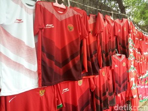Jersey Baru Timnas Indonesia Diburu Suporter
