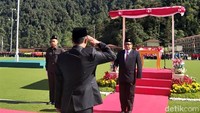 Bertindak sebagai inspektur upacara HUT RI di markas Freeport adalah Zulkifli Lambali.
