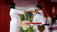 Direktur Utama PT Pupuk Indonesia (Persero), Aas Asikin Idat menjadi inspektur upacara di Lapangan Aji Kuning, Pulau Sebatik.