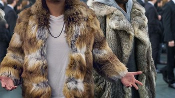 Satu frame dengan Kanye West. Foto: instagram.com/jonesburnout/