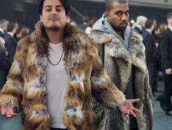 Pria Ini Pakai Photoshop Atasi Bosan di Kantor, Hasilnya?