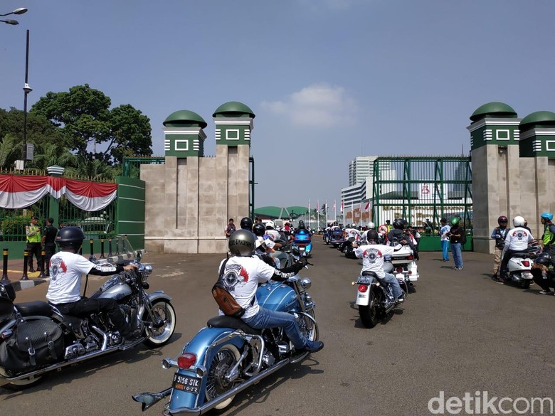Ratusan Moge Masuk Gedung DPR. Foto: Ridwan Arifin Ratusan Moge Masuk Gedung DPR. Foto: Ridwan Arifin
