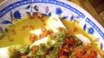 Lamak Nian! Habis Olahraga Makan Katupek Gulai Paku yang Gurih Pedas
