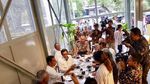 Asyiknya Pramono Anung Saat Makan Duren di Medan dan Garang Asem di Ponorogo