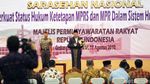 Gaya Jusuf Kalla Hadiri Peringatan Hari Konstitusi di MPR