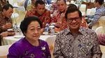 Asyiknya Pramono Anung Saat Makan Duren di Medan dan Garang Asem di Ponorogo
