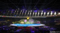 Dengan berat total 600 ton dan ukuran panjang 120 meter, lebar 30 meter, dan tinggi 26 meter, panggung ini diklaim menjadi panggung terbesar yang pernah ada dalam upacara pembukaan kejuaraan olahraga multi-event.