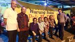 Asyiknya Pramono Anung Saat Makan Duren di Medan dan Garang Asem di Ponorogo