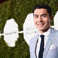 Selain tampan, Henry Golding juga memesona berkat gaya berbusananya yang selalu maksimal. Tampilannya selalu dandy dan fashionable namun tetap maskulin. (Foto: Getty Images)