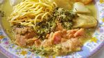Lamak Nian! Habis Olahraga Makan Katupek Gulai Paku yang Gurih Pedas