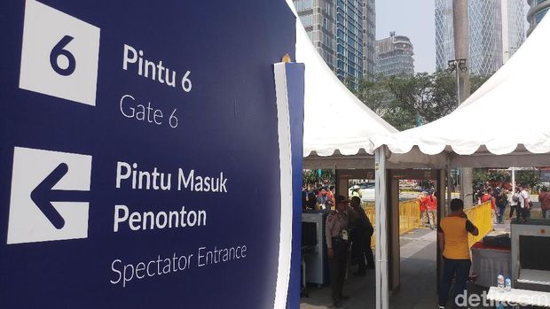 Jelang Gate Dibuka, Penonton Pembukaan Asian Games 2018 Mulai Antre