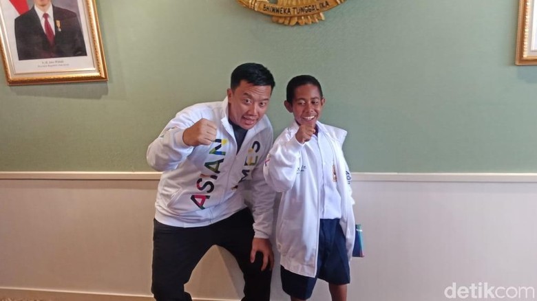 Alasan Joni Panjat Tiang: Saya Ingin Merah Putih Berkibar Alasan Joni Panjat Tiang: Saya Ingin Merah Putih Berkibar