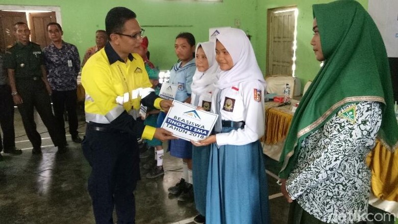 Peringati HUT RI, Pelajar di Banyuwangi Diberi Beasiswa Peringati HUT RI, Pelajar di Banyuwangi Diberi Beasiswa