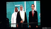 Pantauan detikcom, Sabtu (18/8/208) sebelum acara pembukaan dimulai, pihak panitia menayangkan sebuah video yang menggambarkan perjalanan Jokowi dari Istana Kepresidenan Bogor, Jawa Barat menuju GBK dengan sepeda motor.