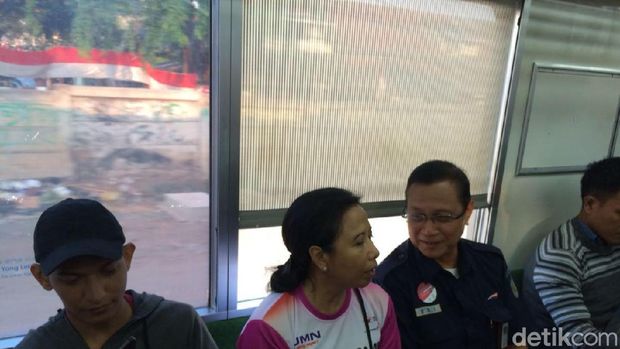 Pagi-pagi, Rini dan Direksi BUMN Cek Jalur KRL