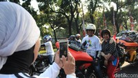 Mungkin masih ada anggapan bahwa pengguna moge terkesan arogan sehingga bikin masyarakat segan bahkan takut. Tapi hal itu dibantahkan. Foto: Ridwan Arifin