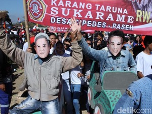 Saat Jokowi dan Prabowo Berdampingan di Karnaval Agustusan