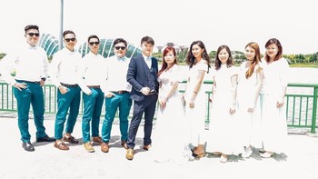 Pasangan asal Singapura menjadi viral lantaran membagikan hasil foto di hari pernikahannya di Facebook. Foto: Facebook/Ivan Tan