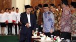 Gaya Jusuf Kalla Hadiri Peringatan Hari Konstitusi di MPR