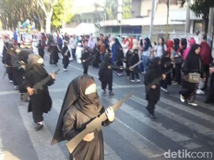 KPAI Apresiasi Pencopotan Kepsek Pawai TK Bercadar dan Bersenjata